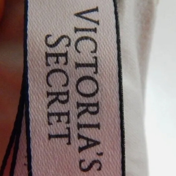 Victoria's Secret Perfect Shape Underwire Bra - Picture 3 of 5